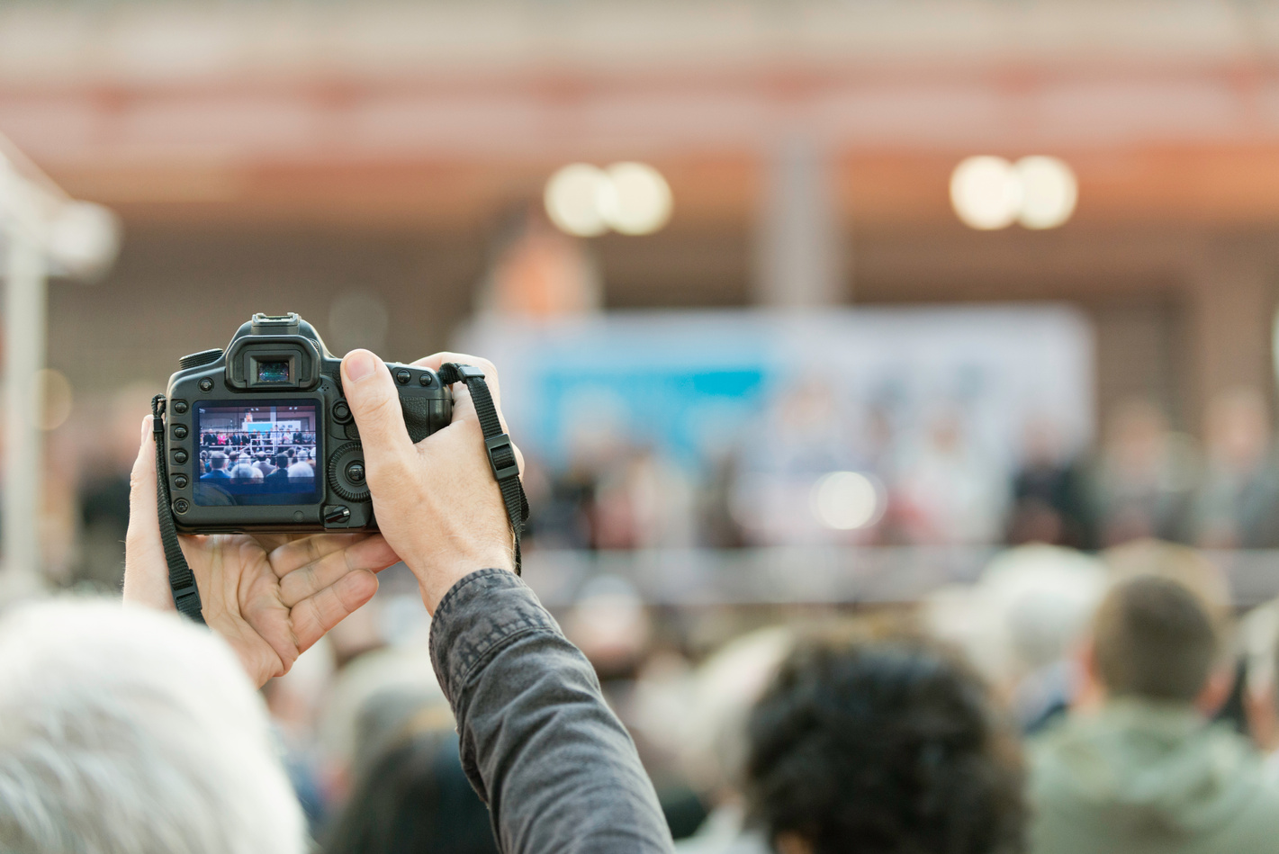 Photographing large public event